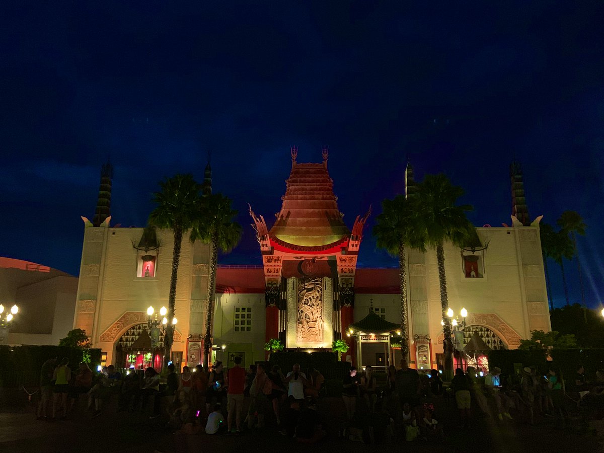 cinderchellaaa's tweet photo. Visiting Hollywood Studios one last time tonight before we are blocked out for infinity. Just stopped by to watch the projection show and fireworks, since we haven’t seen the new animation show. Really trying to soak in the atmosphere of the park on this beautiful evening https://t.co/m4LJQhIbxA