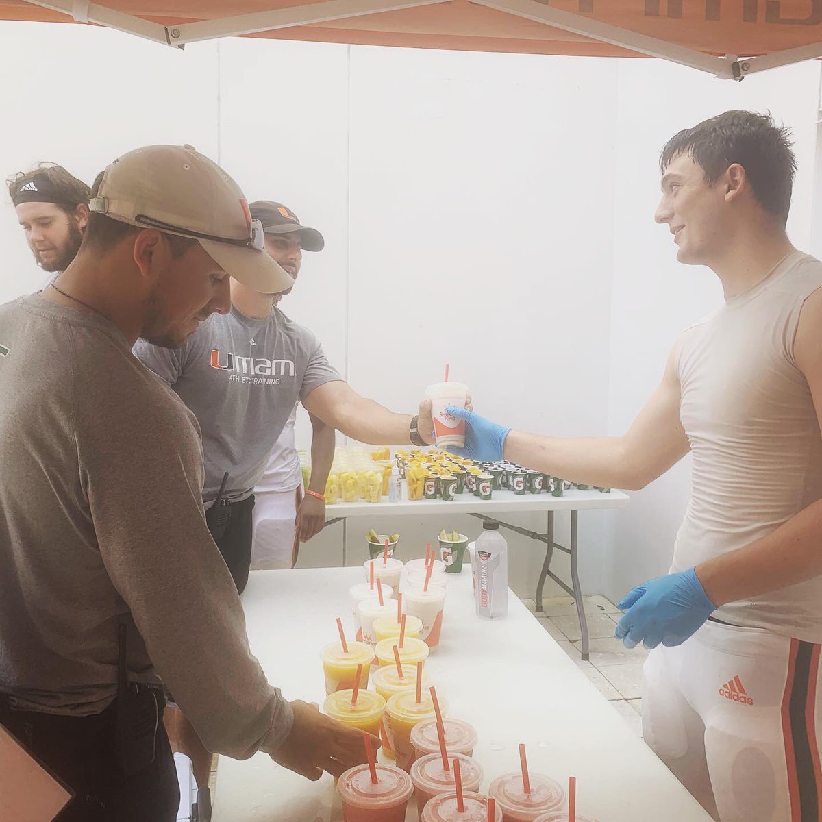 CaneFBNutrition's tweet photo. When our players lead by example ๐๐ฝ๐ฏ๐
.
.
#fuelingforperformance #canesfootball #AllHandsOnDeck https://t.co/BJFtvORXxP