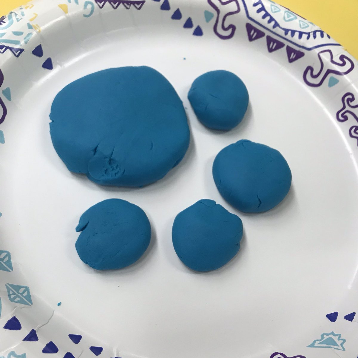 Mrs_C_Butcher's tweet photo. We had fun with this team builder during advisory class today! Thanks for the inspiration for this @PlayDoh activity @b_pearson! #iteachmiddleschool #SweetSuccessSTMS https://t.co/qkP4EuEycY