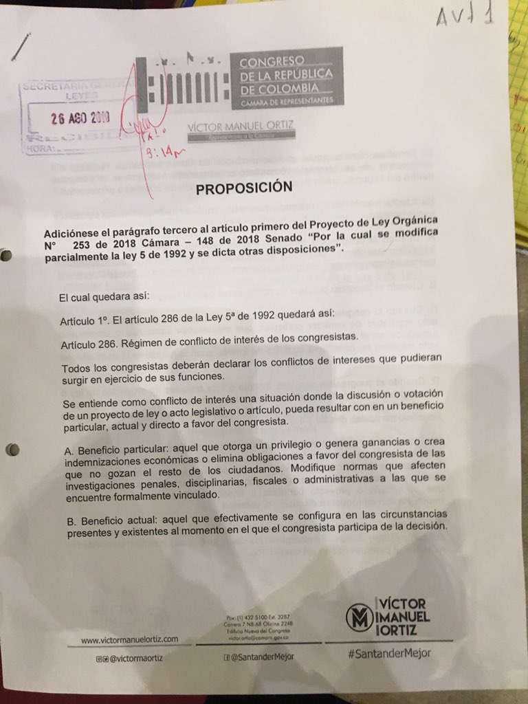 JuanitaGoe's tweet photo. ¡Grave! 

Aprobada proposición que permite que congresistas sólo declaren conflictos de interés frente a los parientes en 2do grado de consanguinidad en vez del 4to como existe hoy, y del 3ro como proponía subcomisión.

Triste día para la #ConsultaAntCirrupción. https://t.co/DFiyWg015p