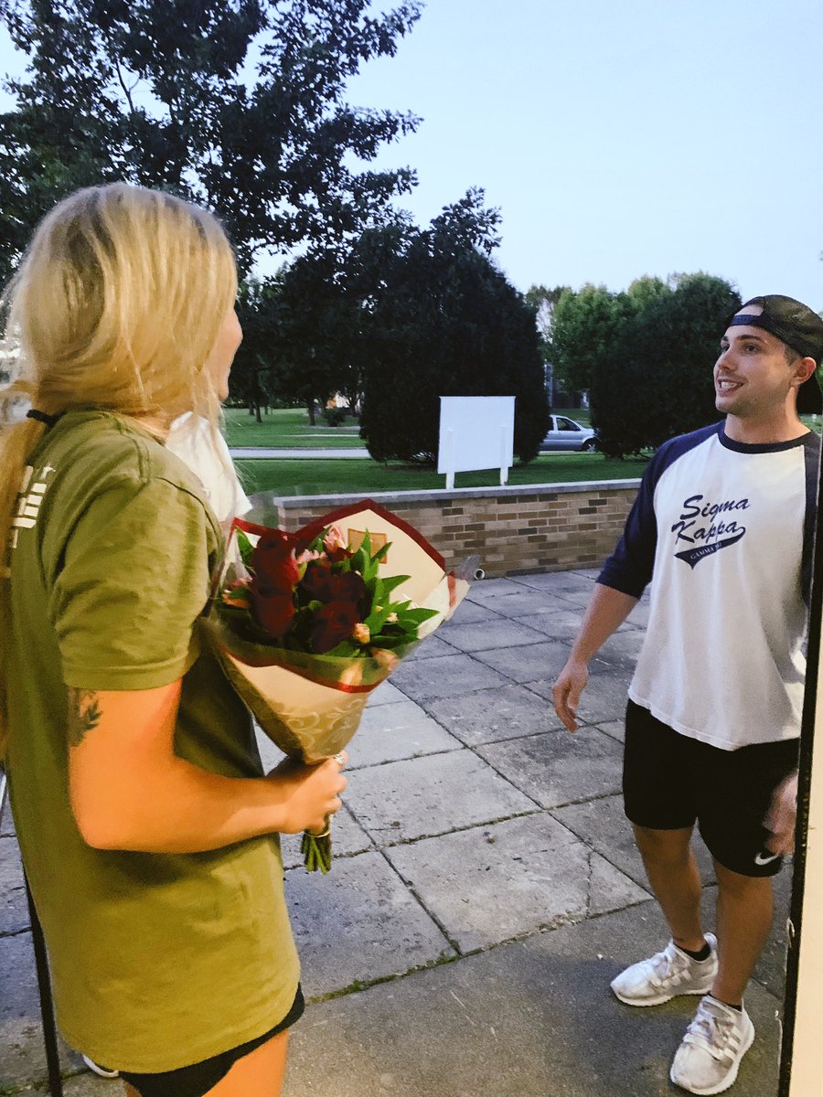 SigKapGammaMu's tweet photo. Thank you to the gentlemen of Sigma Pi! We are so excited to spend homecoming with you ❤️🌹❤️@EIUSigmaPI https://t.co/qpEK5jNQjy