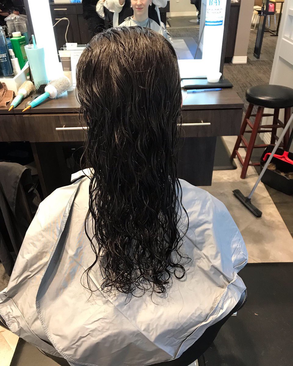 From fuzzy & frizzy 
to #smooth & #shiny ✨ 
Can’t wait to see it natural!!

#keratin #keratintreatment #cezannehair #cezanneprofessional #frizzfree #frizzfreecurls #stpete #stpetestylist #tampabay #tampa #tampastylist #dtsp #sundialstpete #floridahair #hairstpete #ilovetheburg