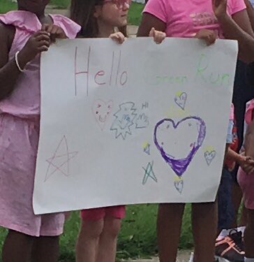 Tekkinheels's tweet photo. So much fun this afternoon ‘popping up’ to meet our students and parents. #hugs #smiles #laughter #welcomeback #ColtsROCK #galloptogreatness  @DrWynn4 @Shenna914 https://t.co/ajFmfzTAyp