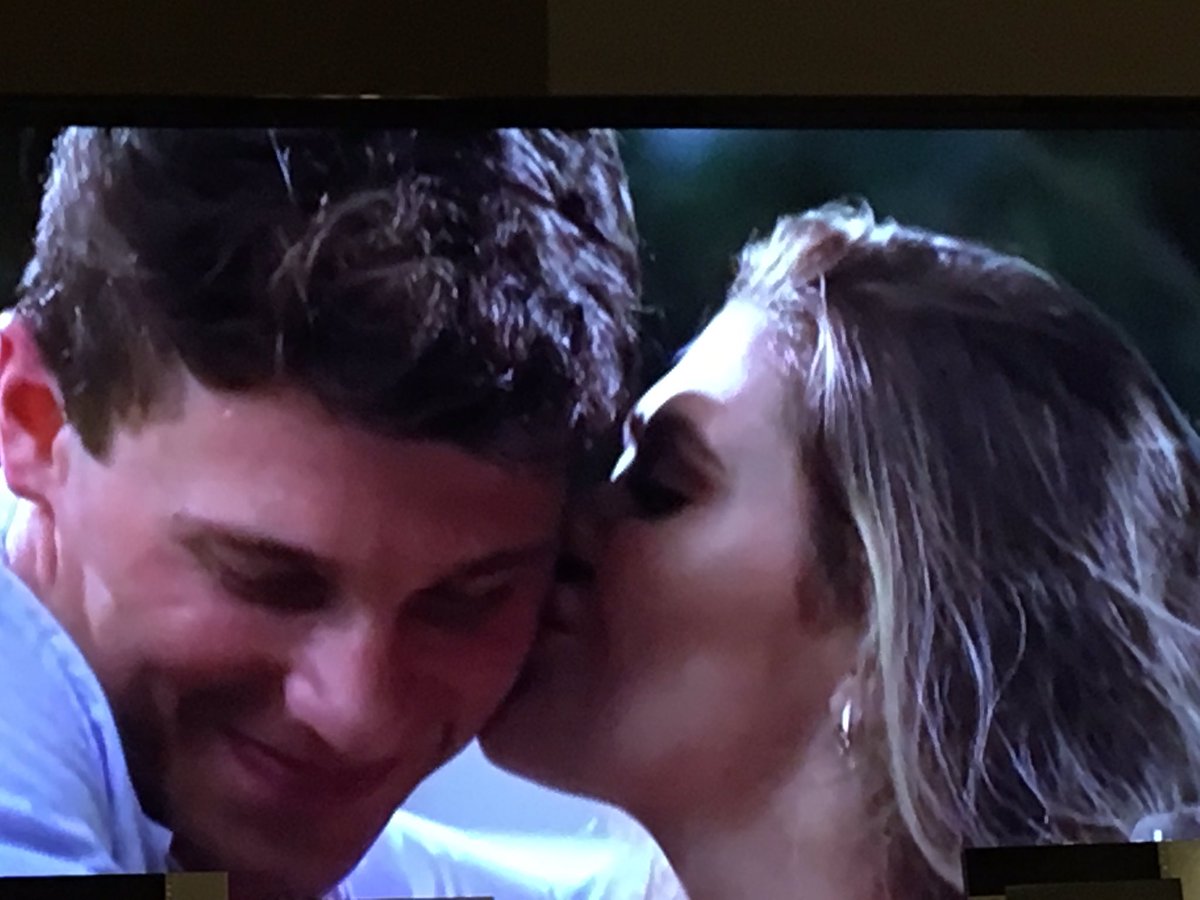 SassyRedhead411's tweet photo. Hey I just met you, and this is crazy, but I got dumped last night, so call me maybe! #BachelorInParadise https://t.co/r1eWToTMFW
