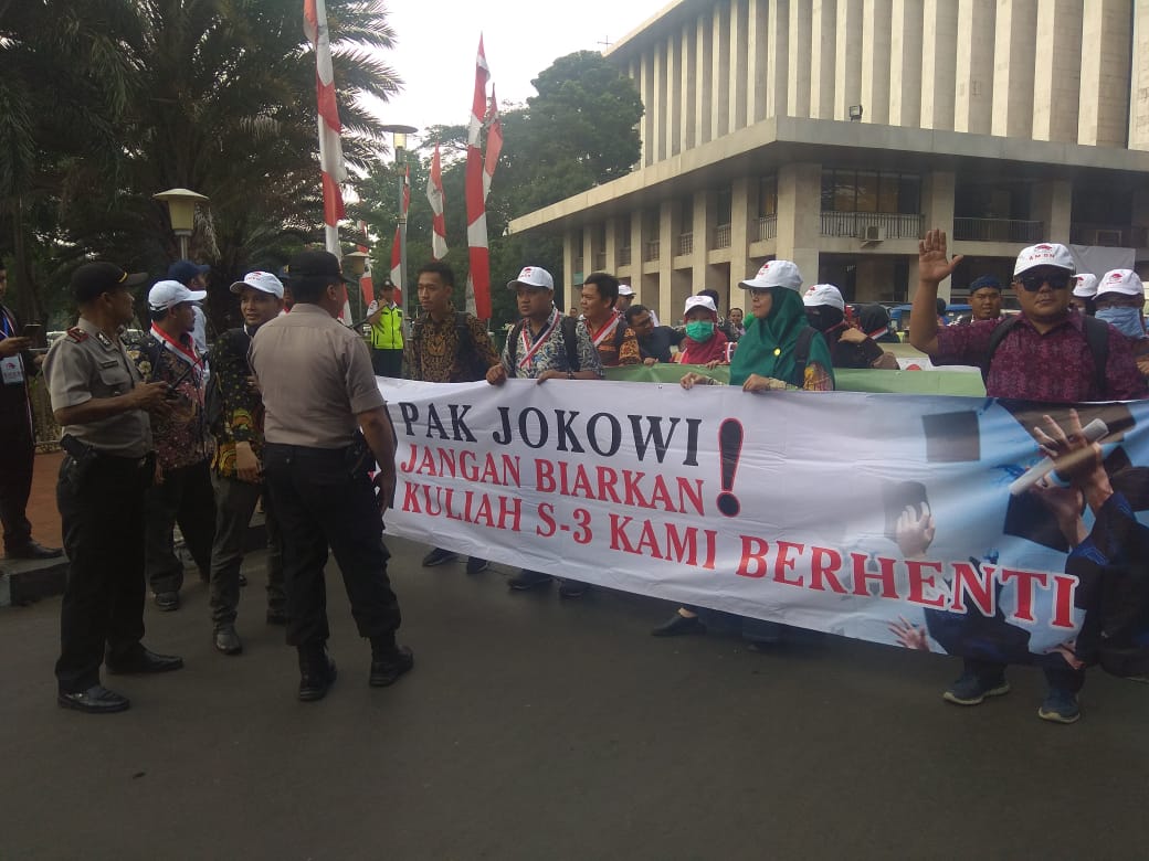 ReniUmilasari's tweet image. #savedoktor
#savedoktor2019
#bppdn2019
#kemenristekdikti
#amdn
#sdmunggulindonesiamaju #jokowi #menkeu
#savedoktorIndonesia2019