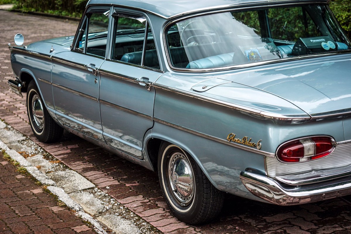 fantasy_fx0317's tweet photo. プリンスグロリア（1965）納車しました。奇跡のワンオーナー！80歳代の前オーナーが当時新車で購入し現在まで１度も車検を切らすことなく維持されてきた車両をこの度私が引継ぐ事になりました。ナンバー見せませんが当時のシングルナンバーです(∩´∀`∩)
#プリンスグロリア
#見た目完全にアメ車
#納車 https://t.co/QxVsa7xy1F