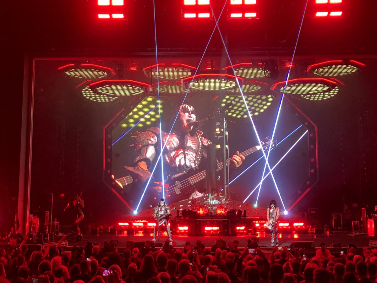 EmpowerFCUAmp's tweet photo. These Legends make us wanna Rock n Roll all night! @kiss #stjosephsamp #lakeviewamphitheater #EndOfTheRoad https://t.co/LsuLsci8vu