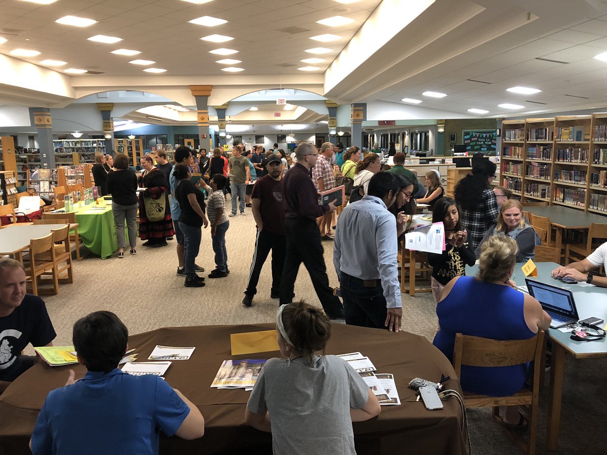 WMS_50's tweet photo. Great to see so many parents at tonight’s 6th Grade Curriculum night. Thank you to the community groups that also  joined us. @WNPL @WarrenTownship @Woodland50PTA @CCHSCorsairs https://t.co/N3dd9IpsfC