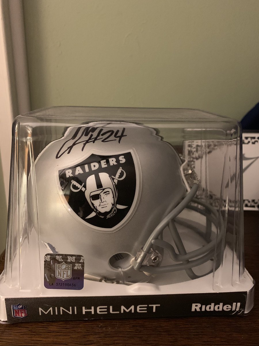 BWeissFS's tweet photo. Here’s what I wanna do! I am going to randomly select a follower to give away this @CharlesWoodson signed mini-helmet to this Saturday. All you have to do is follow me, and retweet this to be eligible! Good Luck!! #RaiderNation #Raiders https://t.co/V97q3cUcsv
