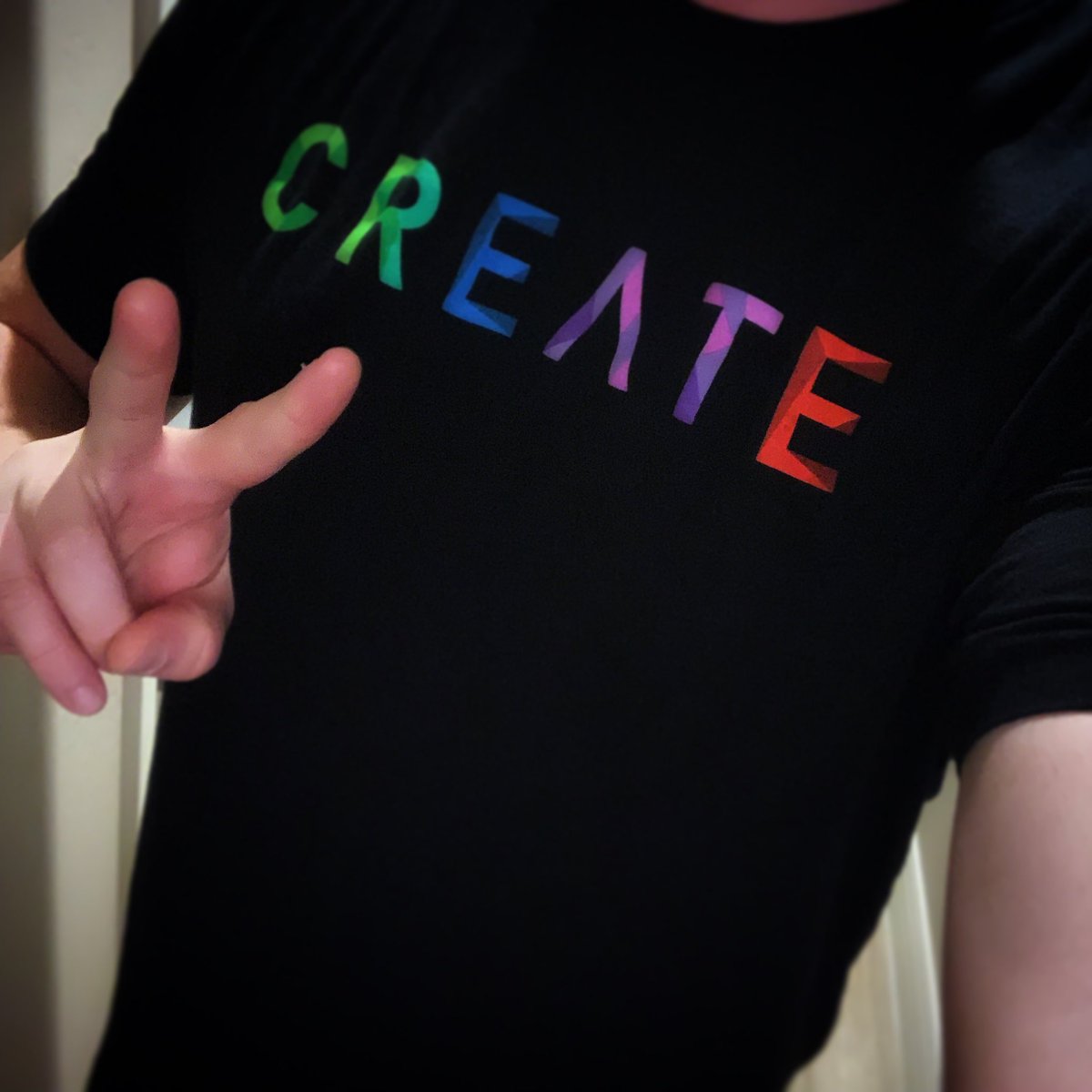 justinlassen's tweet photo. Love my @intelgraphics #intelcreate2019 #tshirt and a perfect shirt to wear my on my #happybirthday today! Thanks @intel ! #respect #innovator #VR #AR #intelgraphicsguide https://t.co/v5g4A89NF3