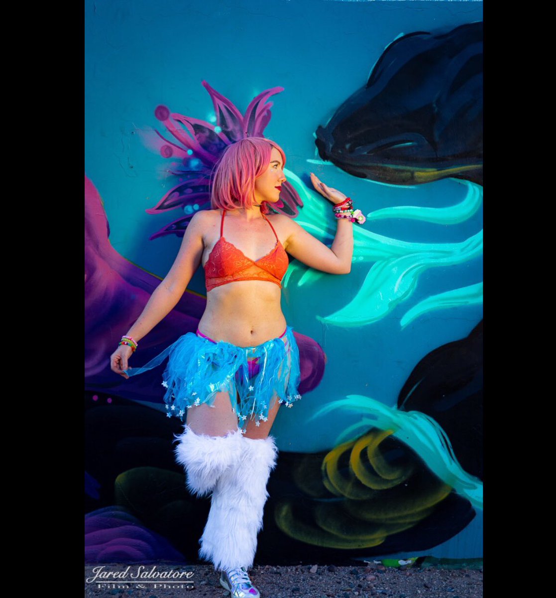HeidiLaree's tweet photo. Thank you Jared for these rave themed photos! 💛 #photoshoot #rave https://t.co/agDi8D6f19