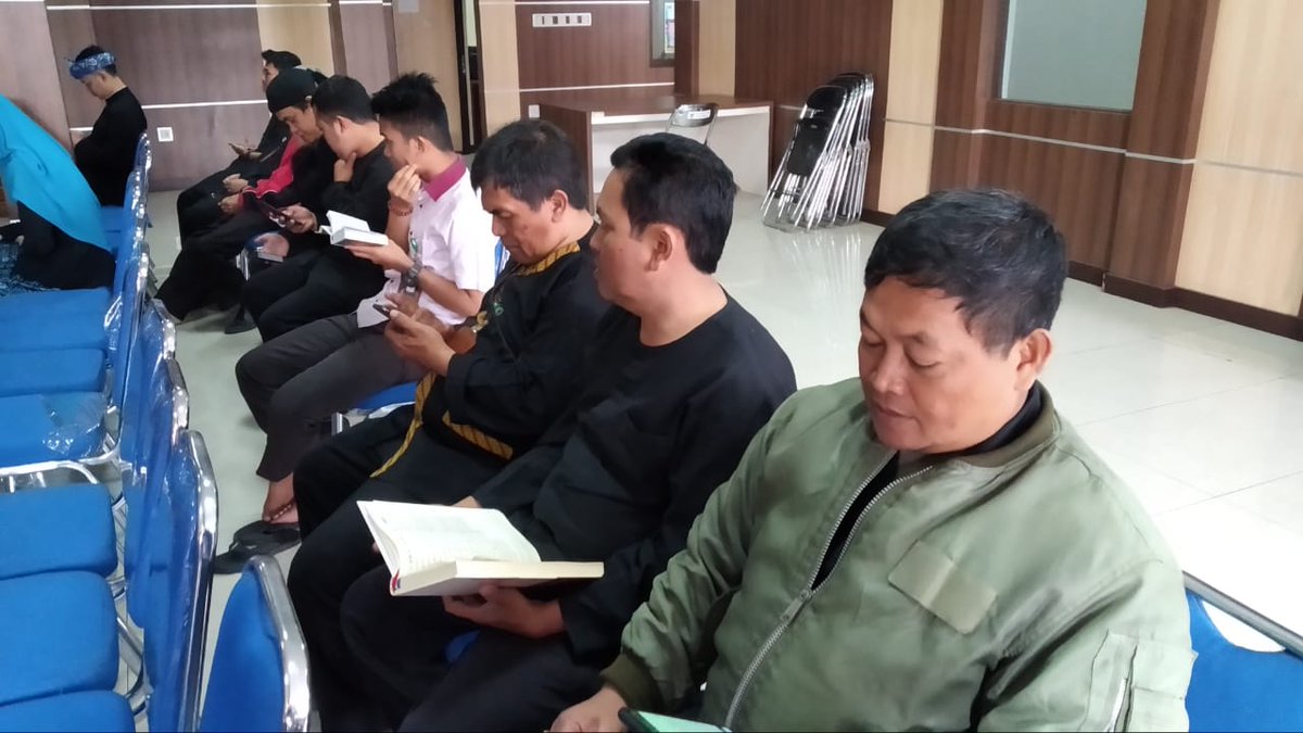 KecBankul's tweet photo. Giat rabu mengaji para ASN Kec. Bandung Kulon 28.08.2019 https://t.co/RBZdOmpcsI