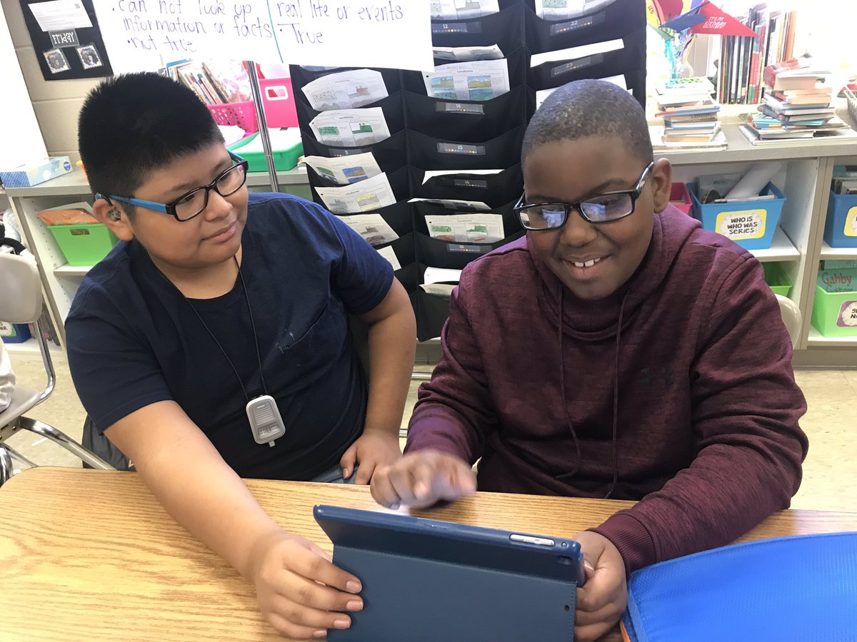 WilbournMrs's tweet photo. Learning Genres through @PearDeck @AthensAIS ❣️ https://t.co/XxvwAId9PM