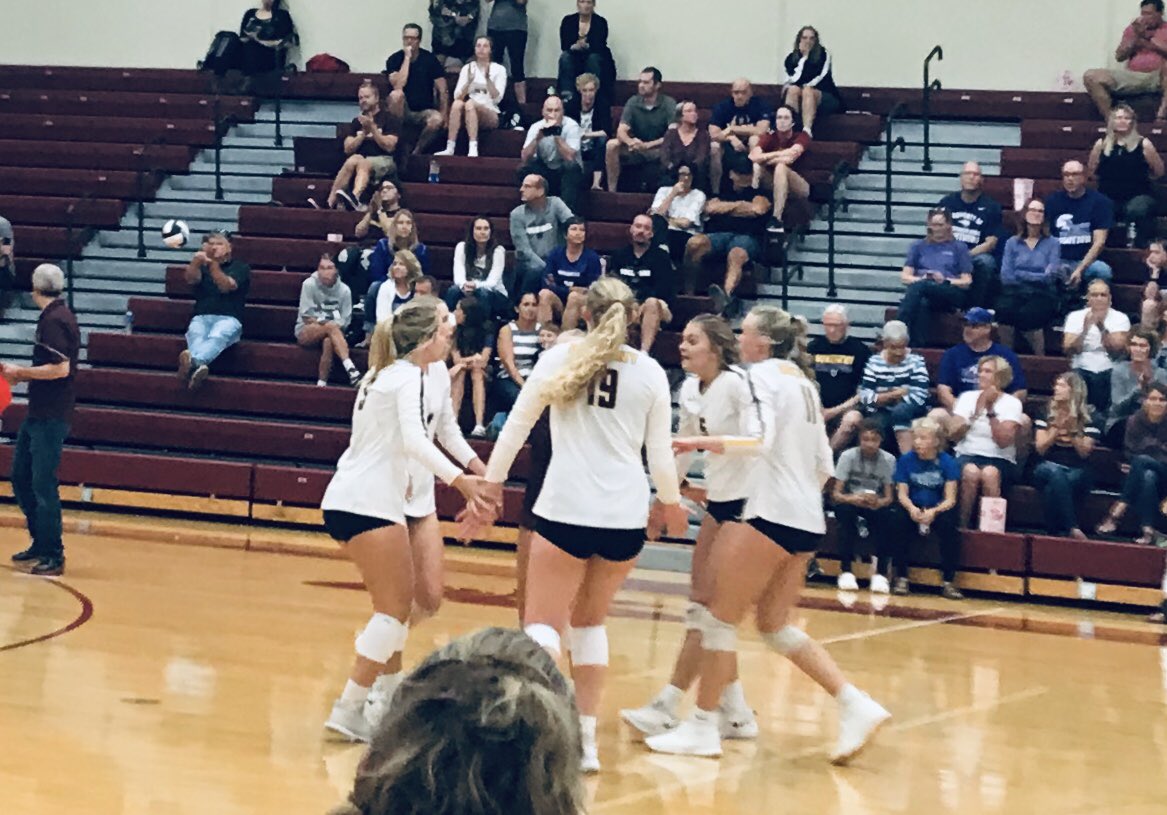 goodmankels's tweet photo. HAWKS WIN IN THE 5th GAME!! #trustfamilybelievehawks #soarhawks #StrongerTogether https://t.co/dpVzIkzPEu