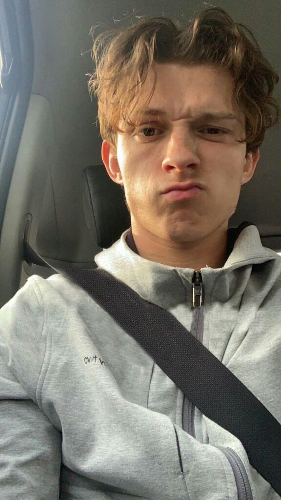 rikkelmania's tweet image. Basil is probably Tom Holland. Young, funny, and surprisingly agile. #CatCasting