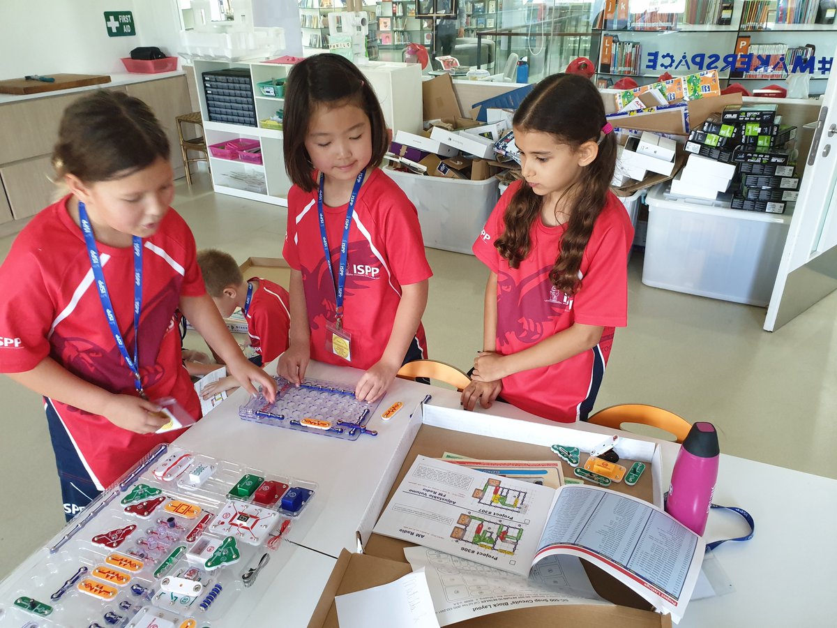 Mr_Seth1's tweet photo. Fun times at @ISPPCambodia during Makerspace Club building circuits with @SnapCircuits. "It's like Lego but electronic!" https://t.co/wCC72paRK8