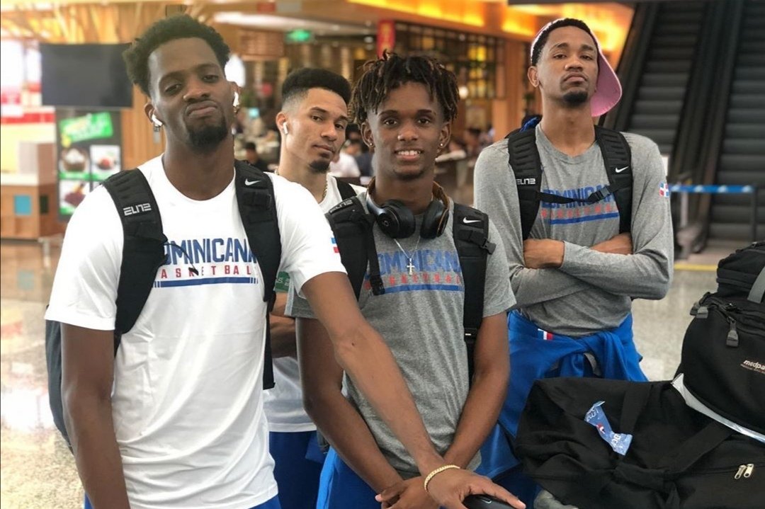 FedombalRD's tweet photo. Gracias Suzhou por la experiencia del #AtlasChallenge, ahora vamos a Shenzhen para el Mundial @FIBAWC 2019. #FIBAWC #DominicanaGotGame #JetBlueAerolíneaOficial #vamosdom🇩🇴 https://t.co/4p3TCM1Uuj