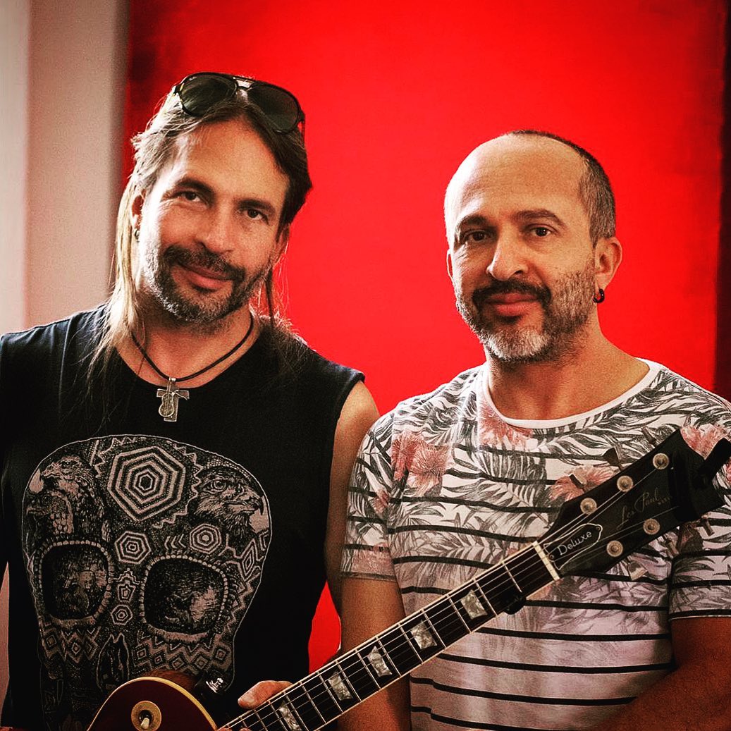 Después de una tarde de ensayo con mi amado hermano Fer @psychovallin Ya listos pa tocar!
<a href="/SVallinOficial/">Sergio Vallín</a> <a href="/manaoficial/">Maná</a> #rayandoelsoltour #Maná2019 #livemusic #tour #us