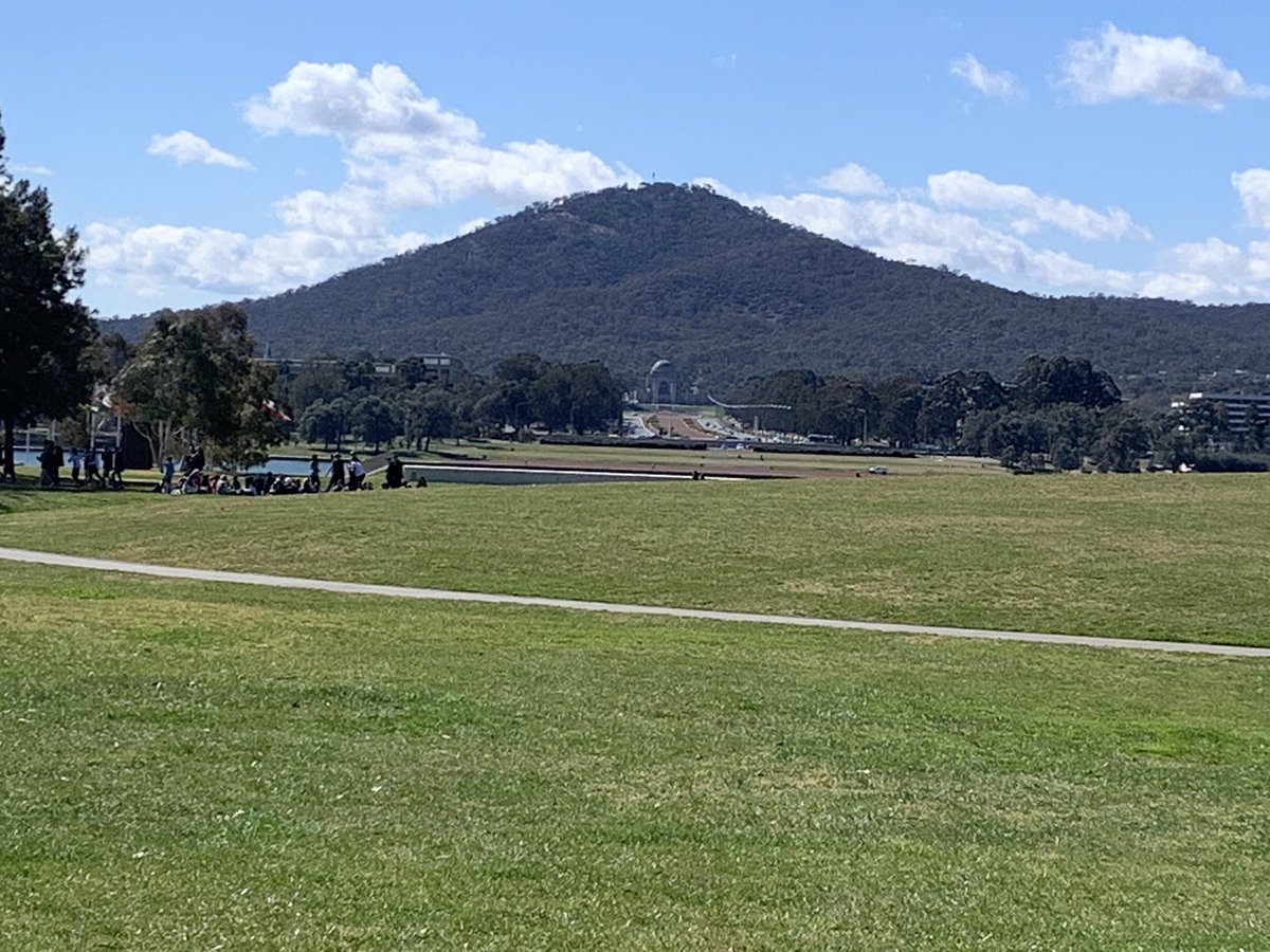 MsKayTa's tweet photo. Picture perfect day in Canberra as we prepare to head for the snow! #hccellenbrook https://t.co/iCmIRuInZX