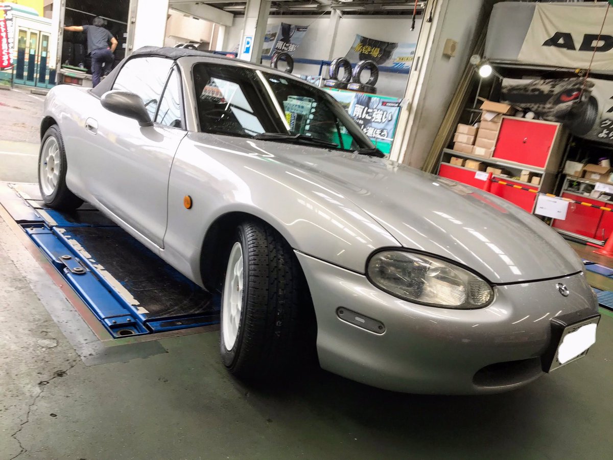 タイヤガーデン東京 練馬店 Naロードスターにアドバンhfタイプdを交換させて頂きました エンケイさんの軽量ホイールに タイプd あのドリフトマンガに出てきそうなお車ですね お買い上げ有難うございます タイヤガーデン 練馬 アドバン タイプd