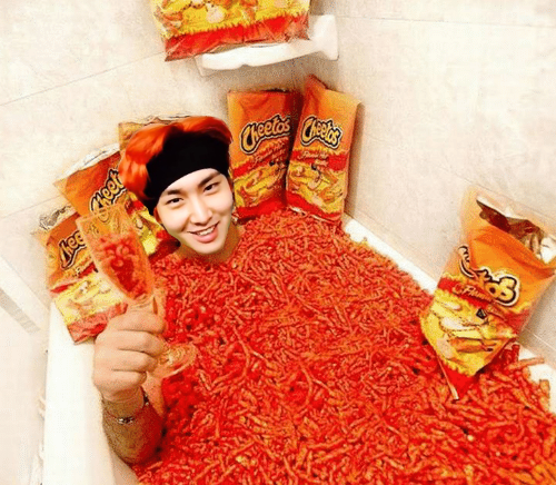 ttottoland's tweet photo. flamin' hot cheetos shinwon yeah you want https://t.co/lYpt0JprWl