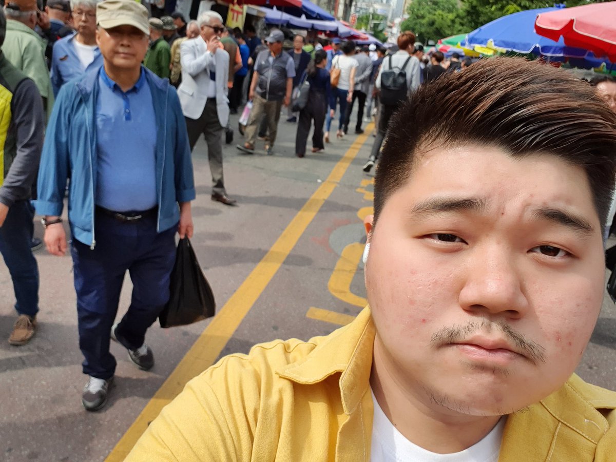 Cheeky_Robber_'s tweet photo. #트친소

서울사는 술또입니다.

이곳에 오면 다양한 사람들과 소통할 기회가 있다기에 왔습니다.

94년생
평일 직장 / 토요일 알바
술약속 제외하고는 집돌이인 편입니다.

비공개 소규모로
네이버 밴드 운영,모집 중. https://t.co/90ztzyBk9E