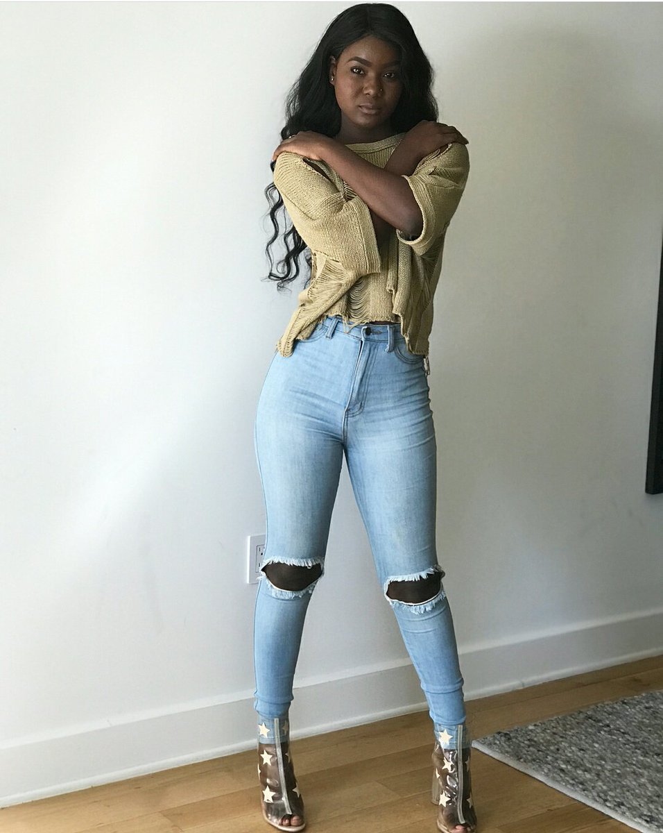 snodovenhakeem's tweet photo. Fellas men fanm Kenny ap fè pase mizè a wi. Lol
❤❤🍫😌🇭🇹
#SimTeKonnen https://t.co/C0yvMHAU5L