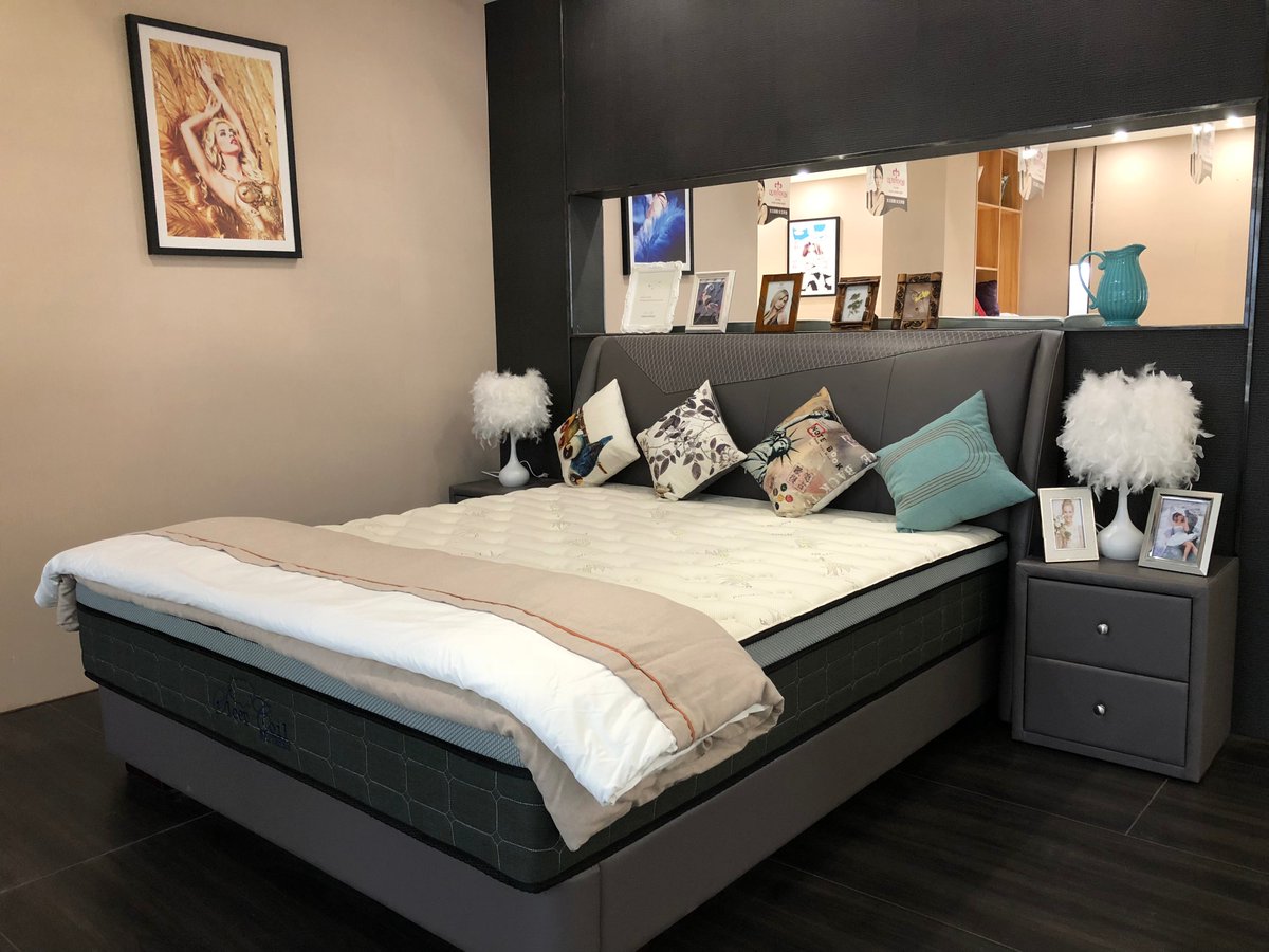 HaimaMattress's tweet image. It&apos;s a great day to stay in bed. Because it&apos;s always a great day to stay in bed.😆😆