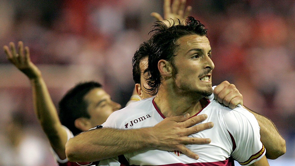 LaLiga's tweet photo. 12 años sin ti, pero contigo. ❤

¡Nunca te olvidaremos, Antonio Puerta! https://t.co/uh3pAqNkBJ