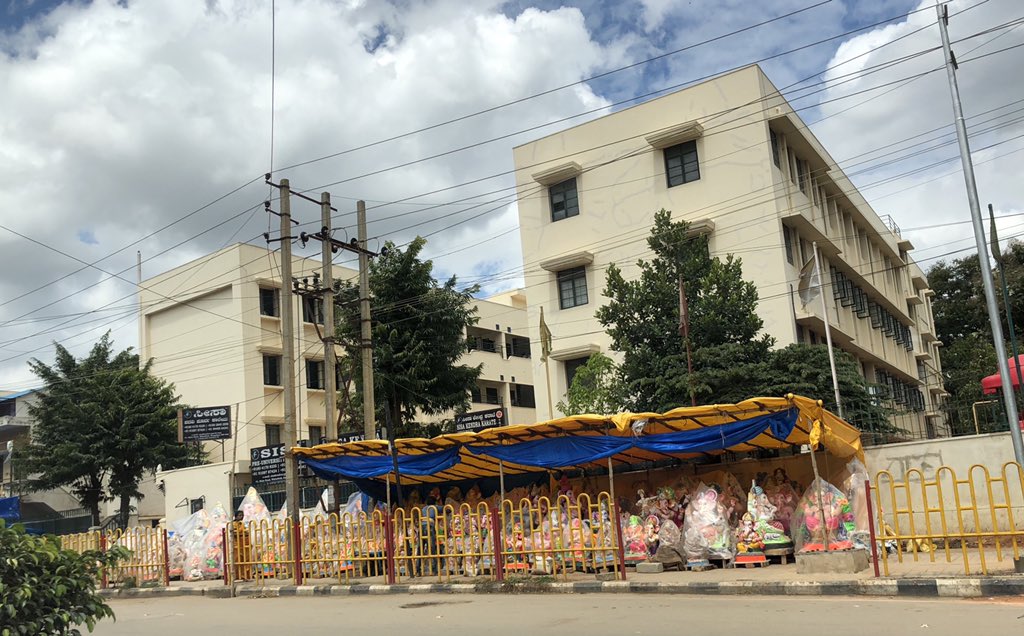 WFRising's tweet photo. Whitefield Main Road is full of PoP #ganesha. What can one do @Randeep_Dev @karnatakapcb? 

Where do we call it in? Who do we call? https://t.co/KdSDBI3WmF