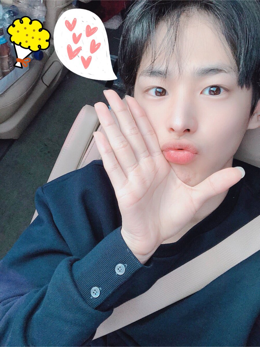NewWorld_VICTON's tweet photo. [#병찬] 안뇽!! 모두 오늘 하루도 힘내구 
병차니가 옆에 꼬오옥 붙어있어줄게요 ㅎ
그리고 오늘 밤 8시 tmi뉴스 본방사수!!🐶🐥💕 https://t.co/Rz0PIlJVBT