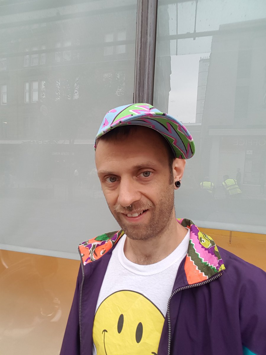 Proper Buzzin' tweet media