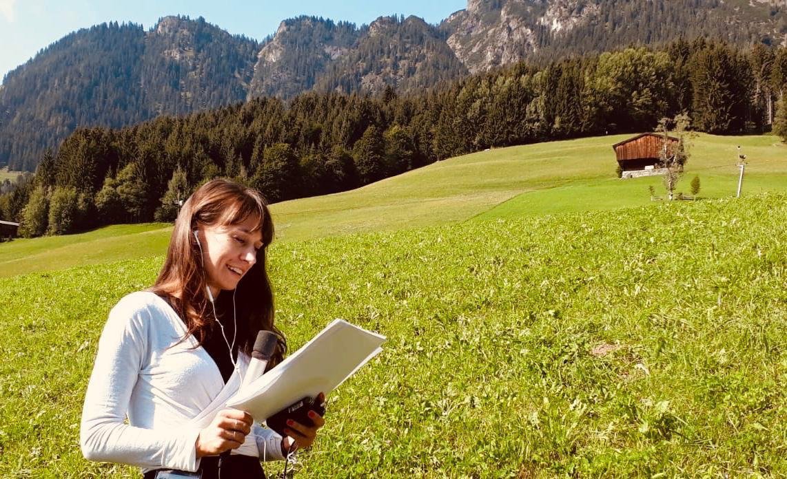 oe1digitalleben's tweet photo. Auch in den Tiroler Bergen dominiert das Thema #KI: #oe1matrix hat in Alpbach mit @koeszegi @MarianaKarepova @merbroussard, Kerstin Repolusk u. Sepp Hochreiter über #Künstliche Intelligenz geprochen. Und outdoor aufnehmen ist immer nett :) Noch nachhören: https://t.co/MzMCXYD7GW https://t.co/NBbbjP0bac