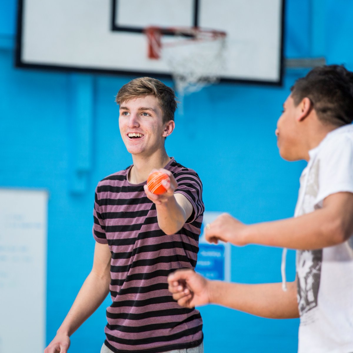 AoC_Sport's tweet photo. Nearly 1 in 5 students at colleges in England are not active enough – that’s 138,000 students doing under 30 minutes of physical activity each week. 

Our vision is for every college student to participate regularly in sport or physical activity.
#EveryStudentActive https://t.co/z0UCbeftc7
