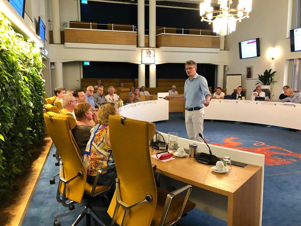 🗣 Wij houden van een goed gesprek! Gisteravond heeft Henk het debat over de verruiming van de winkeltijden in <a href="/Aalsmeer_NL/">Gemeente Aalsmeer</a> geleid. Samen met gemeenteraadsleden, bewoners en ondernemers zijn we tot mooie inzichten gekomen om het wetsvoorstel naar het volgende level te brengen.