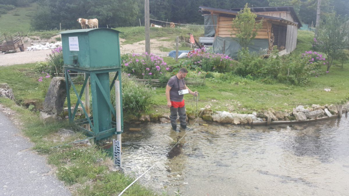 DHMZ_HR's tweet photo. Mjerenje protoka na vodotocima Bijela rijeka, Kavga i Matica na području NP Plitvička jezera.
#DHMZ #hidroDHMZ #protok https://t.co/TQP4nDpDza