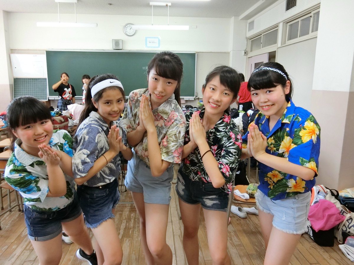 US_KGNM's tweet photo. 文化祭まであと10日！
9月7日と8日鵠沼高校の講堂と体育館でダンス部踊ります！
ぜひUSの最後の舞台見に来てください🙏
懐かしすぎるUS初めての文化祭での
チームの写真📸
今日からカウントダウンしていきます！ https://t.co/dLsxBMOQ2B