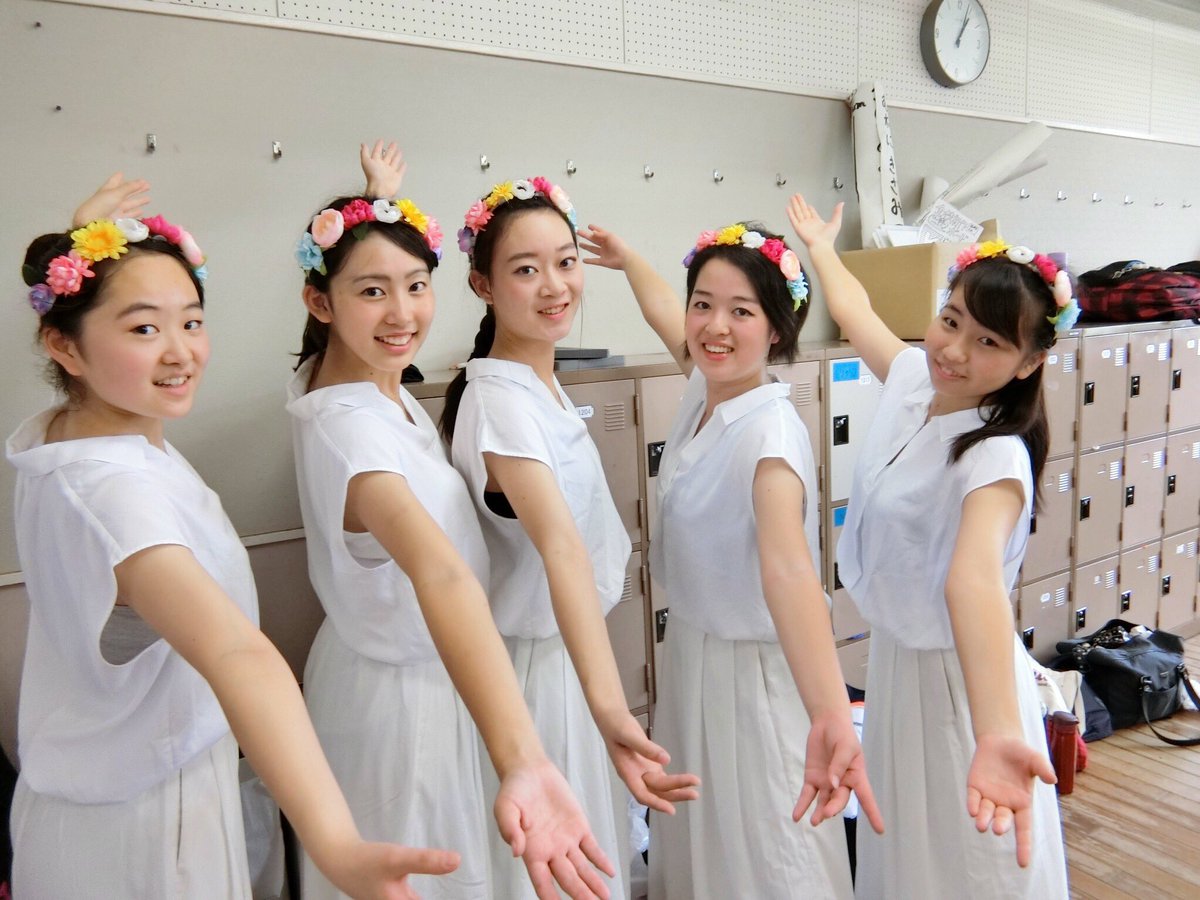 US_KGNM's tweet photo. 文化祭まであと10日！
9月7日と8日鵠沼高校の講堂と体育館でダンス部踊ります！
ぜひUSの最後の舞台見に来てください🙏
懐かしすぎるUS初めての文化祭での
チームの写真📸
今日からカウントダウンしていきます！ https://t.co/dLsxBMOQ2B