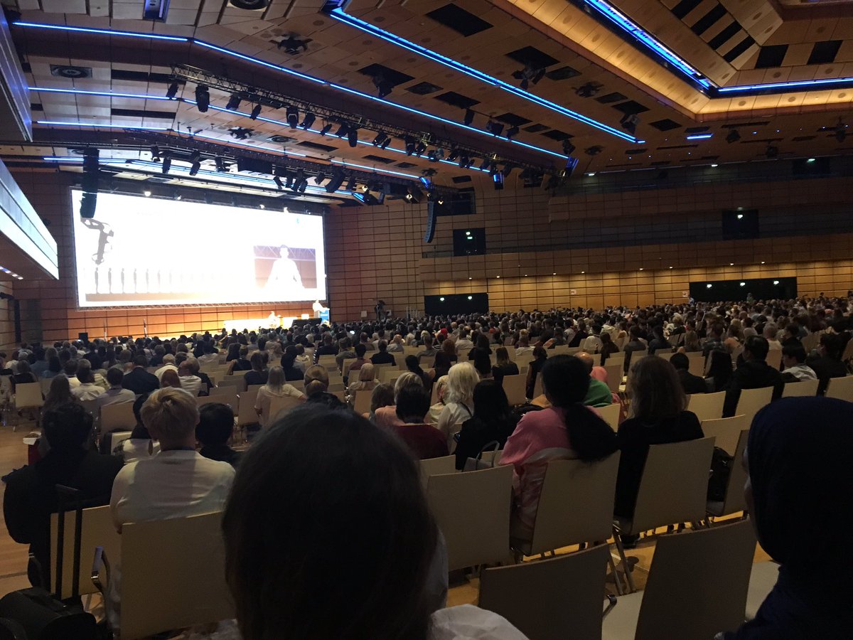 OpenLabyrin_UoN's tweet photo. Agostinho Sousa and Teodor Blidaru delivering a brilliant #PechaKucha near the end of #AMEE2019 #inspirational #TheFutureIsBright https://t.co/dIpPw0jKUG