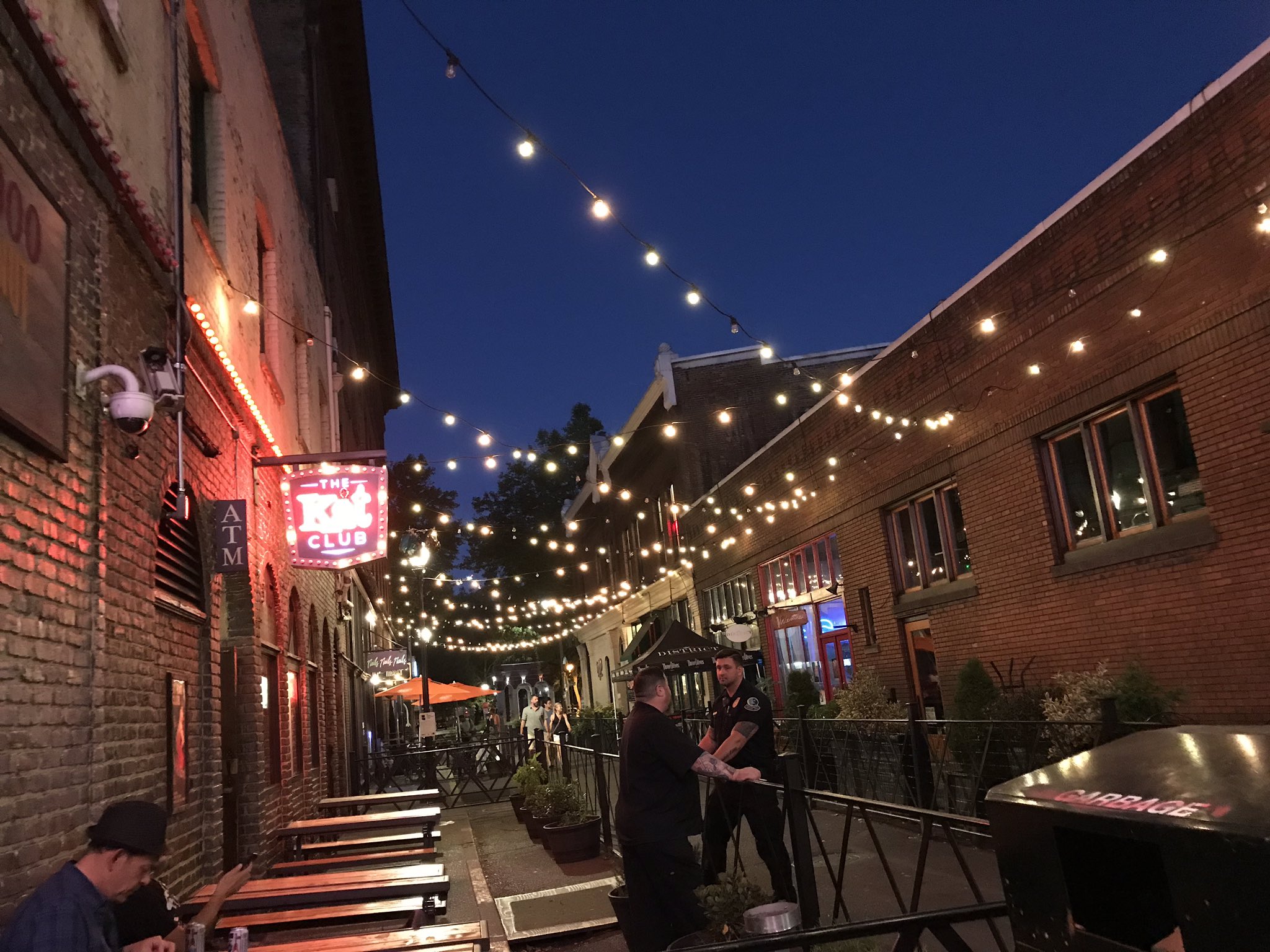 ちょまど Ms入社5周年嬉しい 現在 こちらアメリカ西海岸は 夜 21 50 です 日本 13 50 かな ちょまどアメリカ出張 T Co Wbpummw1xk Twitter