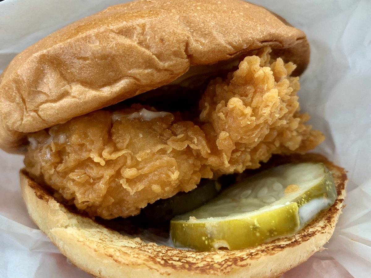 1HotDish's tweet photo. I had try it and see what the hype was all about!  Wow.. this is one awesome chicken sandwich, I love it!! 🤤@PopeyesChicken #PopeyesChickenSandwhich https://t.co/gRWxz0rnqi