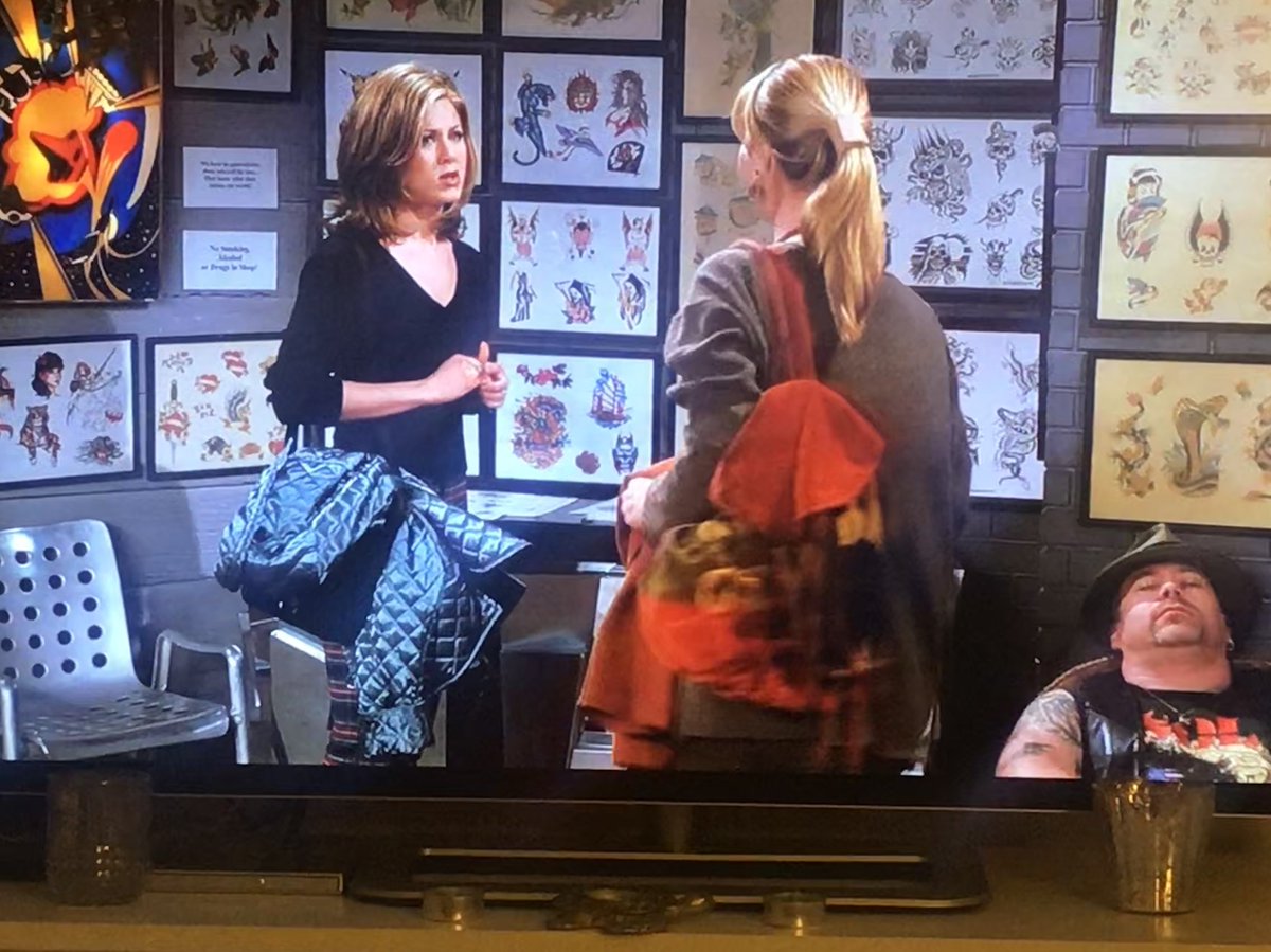 SandraAbadia88's tweet photo. Episode 16 Season 2 (#40): Rachel and Phoebe go to get #tattoos, but Phoebe chickens out and says she got the whole world #Friends #Friends25 #Contest #DreamJob @FrontierCorp https://t.co/G0PrcwxEEO