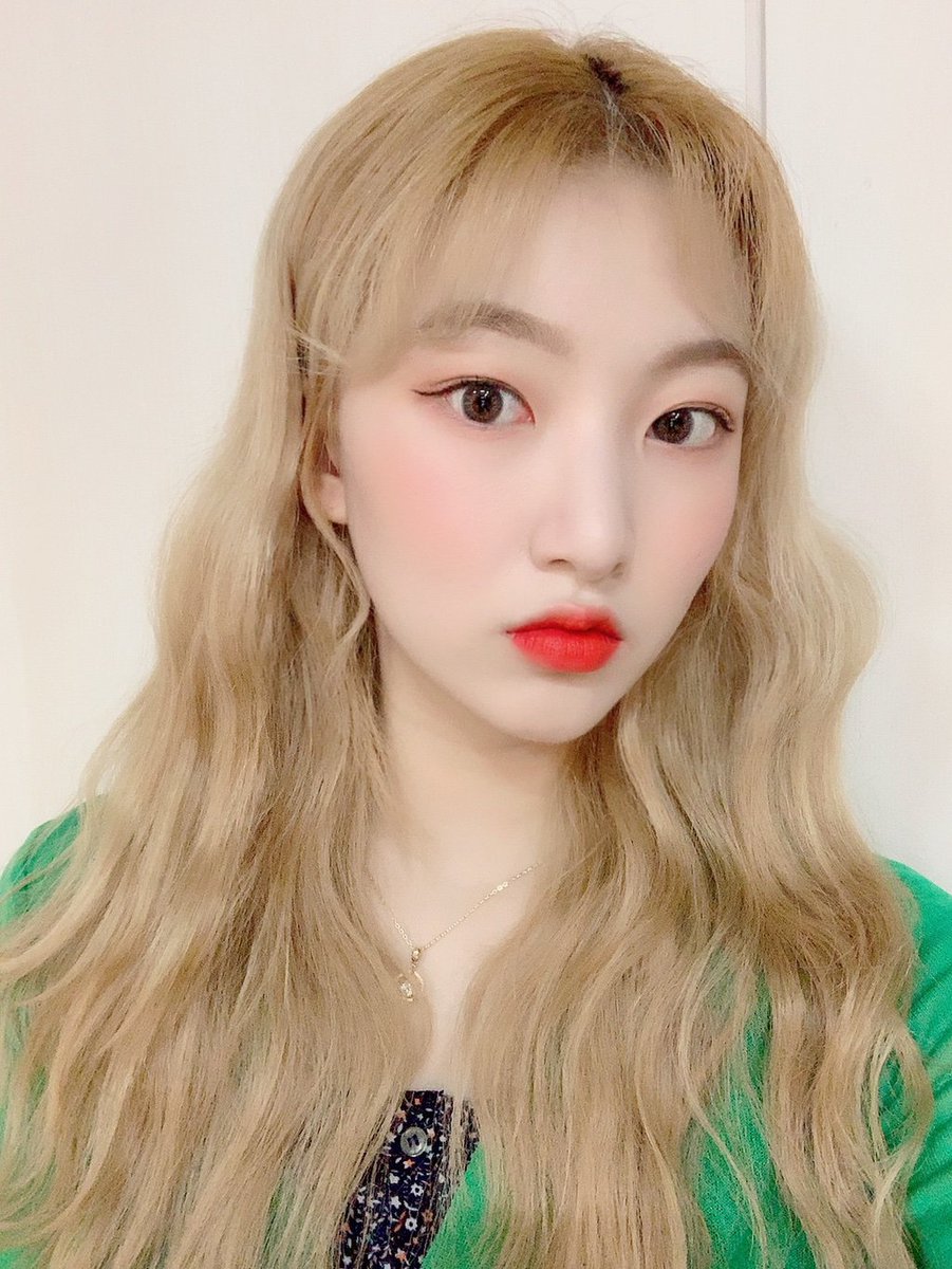 DreamNoteArg07's tweet photo. 20.08.19 •|FANCAFE|• Actualización de Dream Note♡ @ime_dreamnote
.
#드림노트 #YOUI Ji Hyun vino ᙏ̤̫͚ ღ
Page's, ¿qué están haciendo?~
...⬇
#KPOP #IDOL #GIRLGRUOUP
#DreamNote #DreamNoteArg07
CR. DreamnoteGlobal
Trad Esp: Dream Note 드림노트 - Argentina
~Ro🌹 https://t.co/X0viVU9RZe