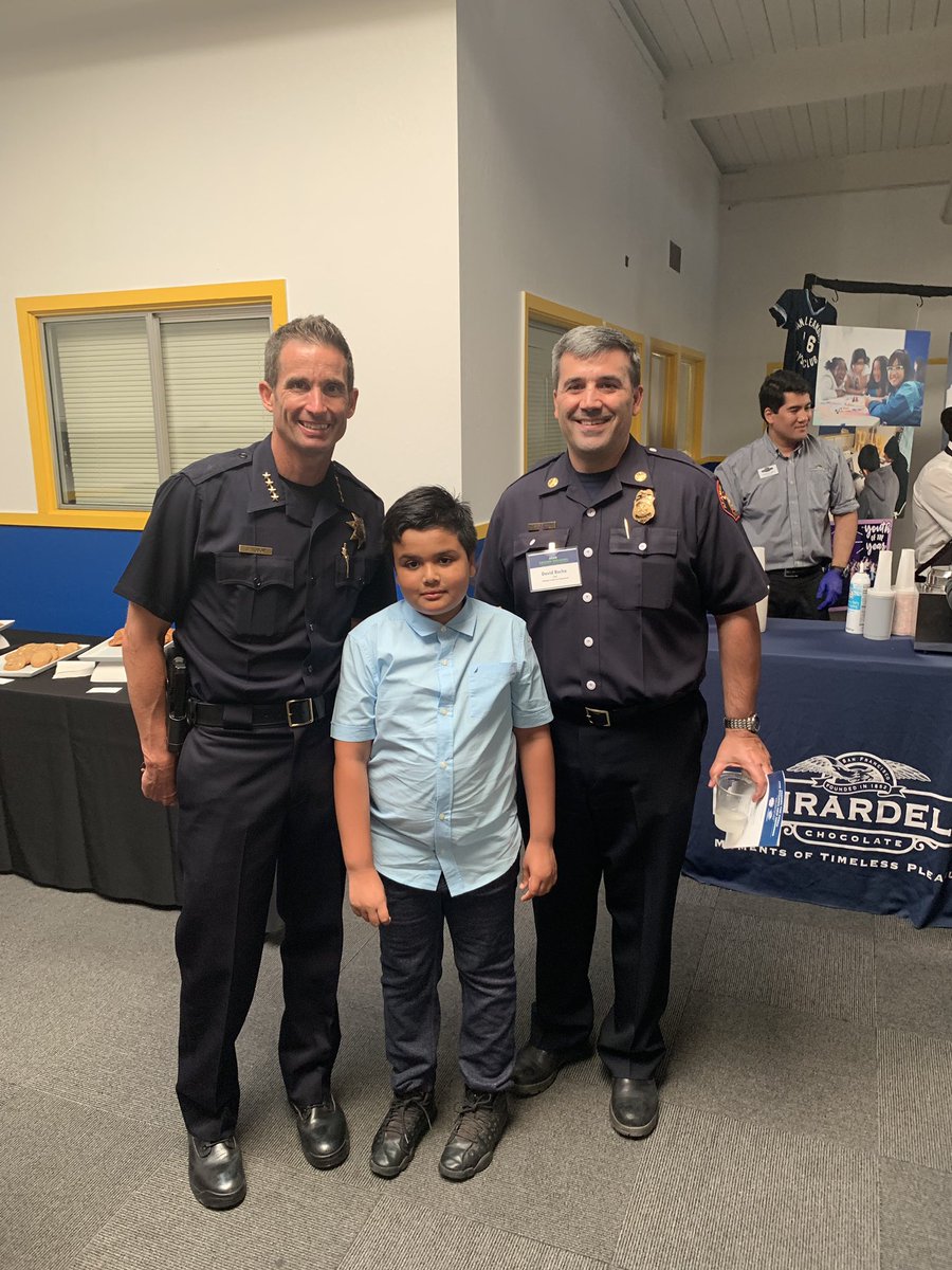 AlamedaCoFire's tweet photo. Continuing a long tradition of supporting the Boys &amp; Girls Clubs of San Leandro, Chief Rocha @davidrocha203 joined Police Chief Jeff Tudor @jtudorslpd and @CitySanLeandro City Manager Jeff Kay at the Vision 20/20 Groundbreaking event this evening. https://t.co/y06kW1Jp8f