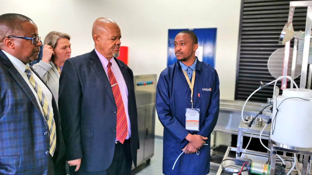 UnisaCSET's tweet photo. Demonstration of the machines to the @UnisaVC1 #innovation @unisa  @UnisaRandI https://t.co/mWP86BeLgH