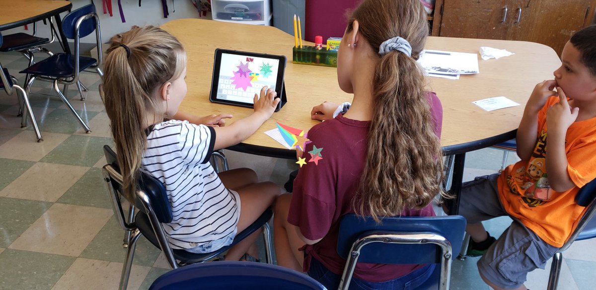 Ms_Miranda_7's tweet photo. 4th graders had a blast teaching 1st graders how to use ClassLink to log onto ST Math, Successmaker, and Benchmark today! #TechTuesday #apstech @IESRockets @EdTechAPS @ABQschools https://t.co/RU3S7tF9XZ