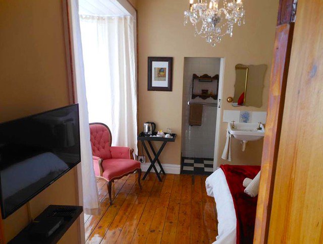 WithHeartZA's tweet photo. Sandstone Manor Deluxe Room - Mossel Bay Central - 2 nights - 2 guests - Est Value R2200 - with Heart 

Click on the link (⤵️) to learn more about this exciting new way to afford the most affordable accommodation.
Starting bid: R1,000.00

https://t.co/yBbpzyQove https://t.co/laZWCELohn