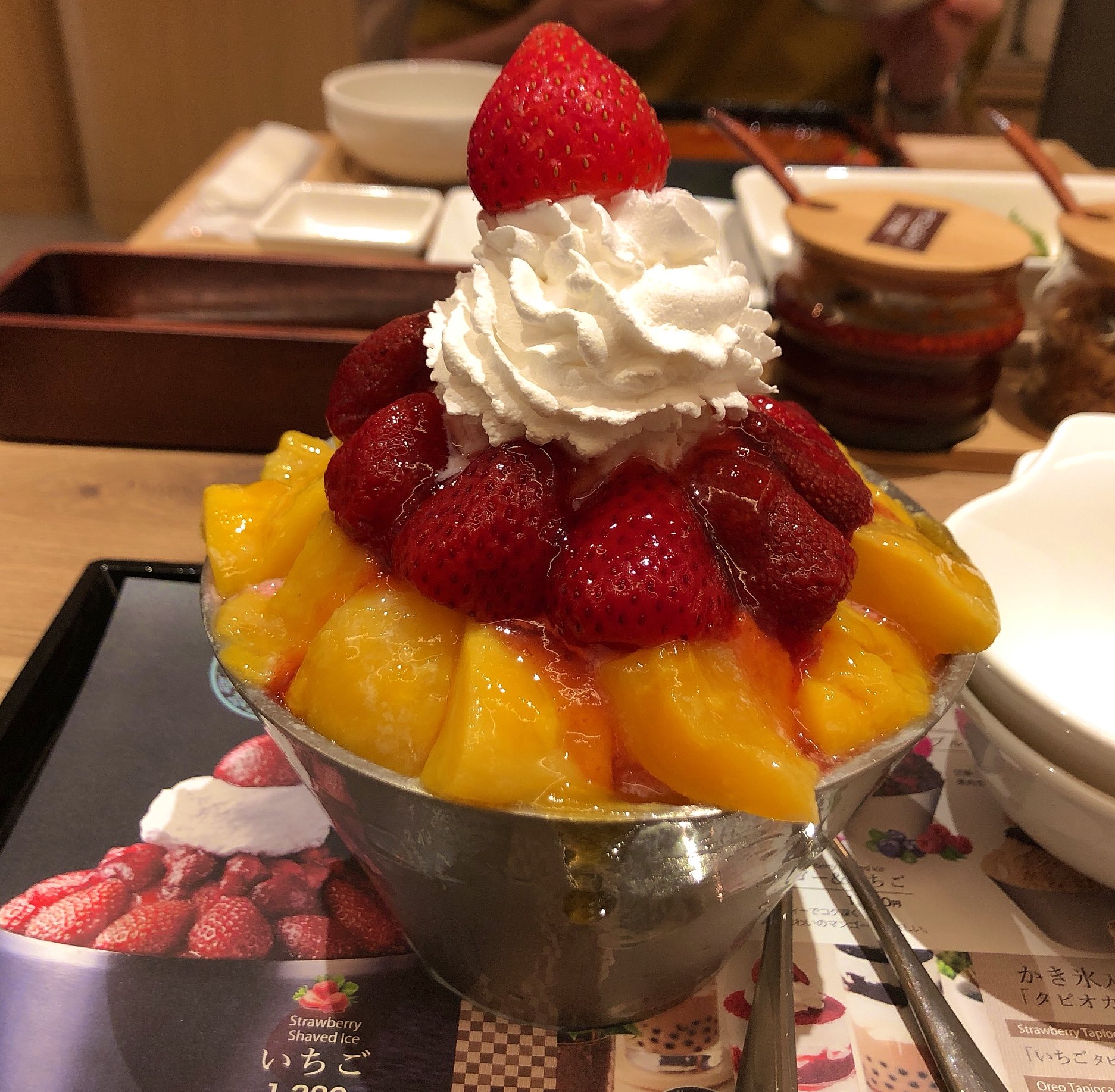 ルミネ横浜 6f 韓美膳 韓国のかき氷 パッピンス いちご マンゴー オレオ ブルーベリー キャラメルバナナ など種類豊富にご用意 2 3名でシェアしていだだいても楽しいですよ 韓国料理 韓国かき氷 パッピンス ルミネ横浜 ルミネ