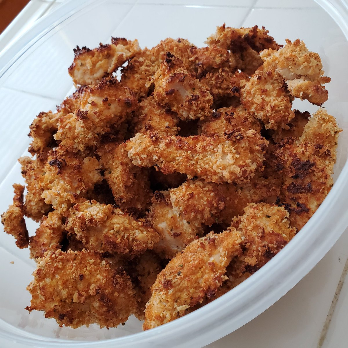 And he does it again...Hi-Protein Popcorn Chicken con aguacate. Holy. Crap. Incredible. <a href="/FitMenCook/">Kevin Curry</a>