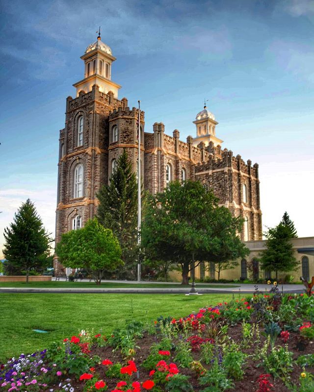 mrtheTrain's tweet photo. Temple Tuesday
#templetuesday
#cachevalleyutah
#temple
#loganutahtemple https://t.co/6WqodmVwI6
